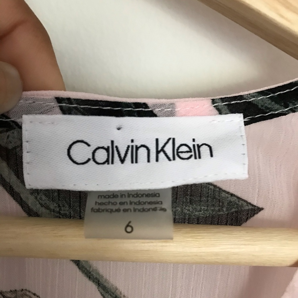 Calvin Klein Floral Chiffon V-neck Dress - Picture 7 of 16